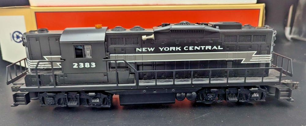 Lionel 6-11864 O Gauge New York Central GP-9 Diesel Locomotive #2383
